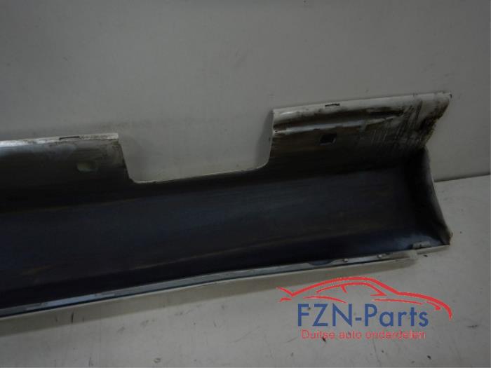 Zijskirt links Mercedes B-Klasse (22727564)