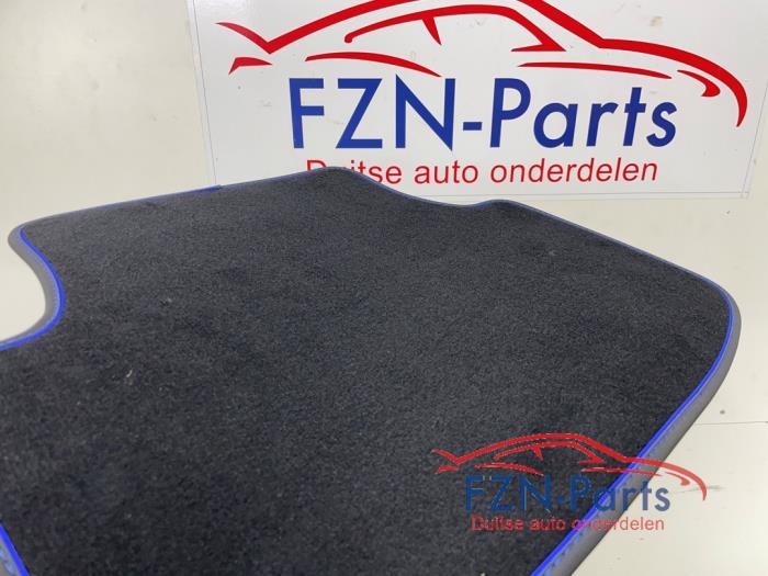 VW Golf 8 R Variant Matten Achterzijde Blauwe Sticksel