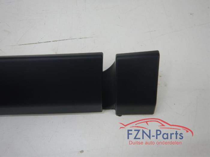 Zijskirt links Rolls Royce Cullinan (22727535)
