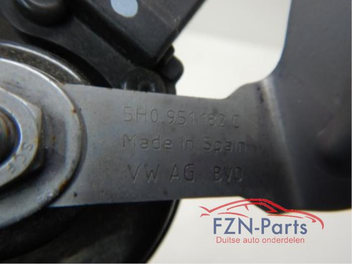 VW Golf 8 Claxon Met Houder