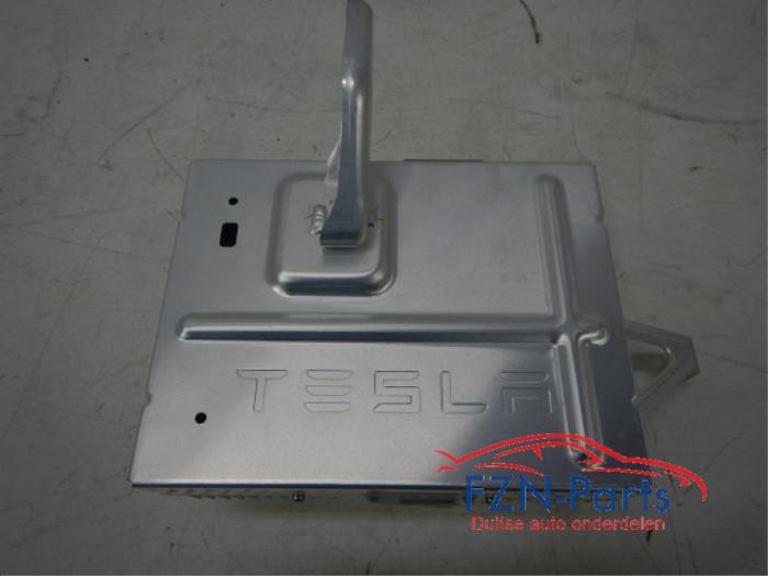 Tesla Model 3 Versterker