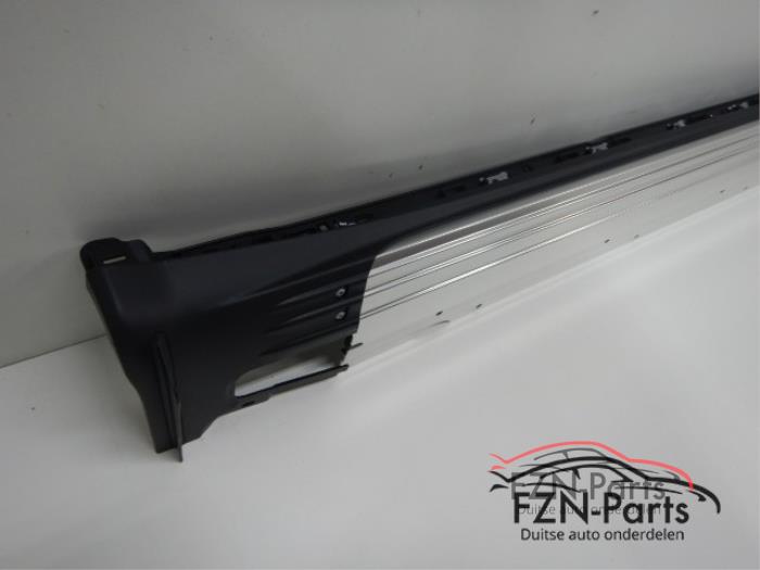 Zijskirt rechts Porsche Cayenne (22727825)