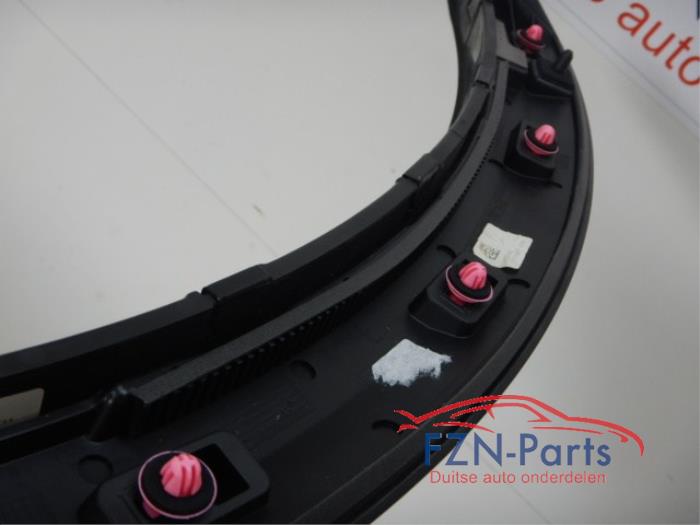 Wielrand achter Audi Q8 (22744104)