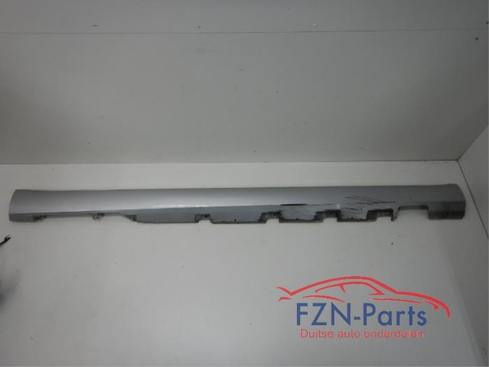 Audi A8 4H Sideskirt Rechts