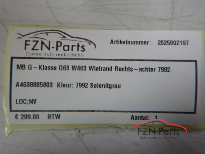 Wielrand achter Mercedes G-Klasse (22741451)