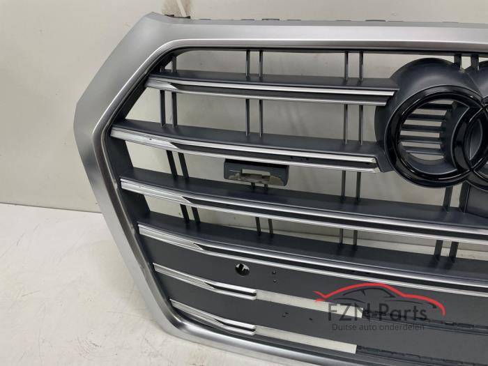 Audi SQ5 80A Grille Voorbumper Grijs Zwarte Logo PDC 360 Cam Voorbereiding