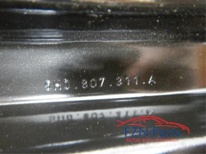 VW Golf 8 Bumperbalk Achterzijde