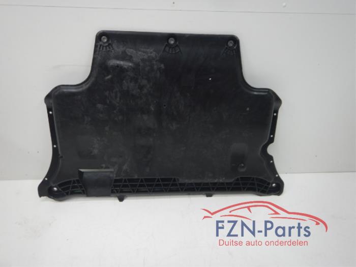 VW Golf 8 Bodemplaat Verstrekt Plaat
