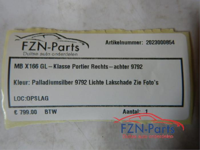 Portier 4Deurs rechts-achter Mercedes GL-KLASSE (22723834)