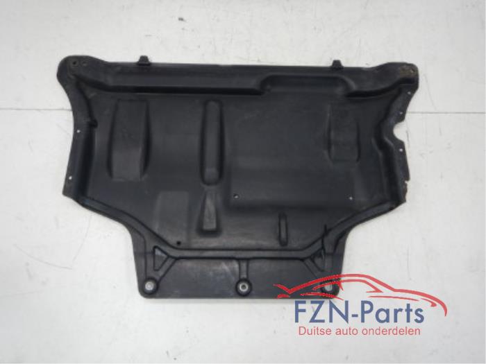VW Passat B8 Bodemplaat Motorzijde