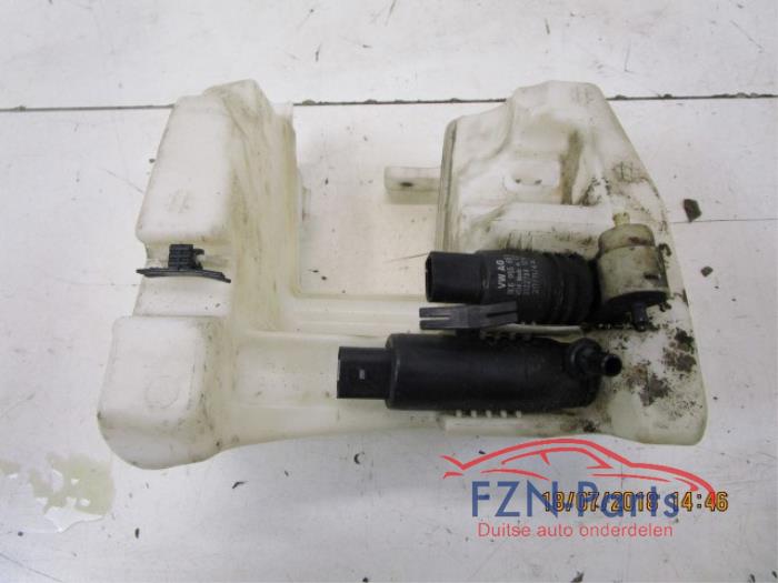 Ruitensproeiertank voor Volkswagen Passat (22739497)