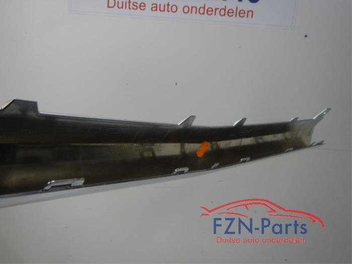 Mercedes-Benz C-Klasse W205 Voorbumper Inleg Midden Chrome