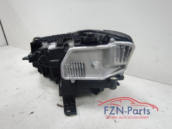 VW Caddy 2K8 Koplamp Rechts VOLLED