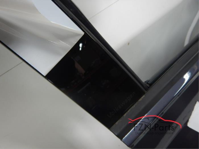 Portier 4Deurs rechts-voor Volkswagen Taigo (22723039)