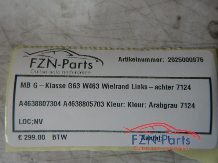 Wielrand achter Mercedes G-Klasse (22738903)