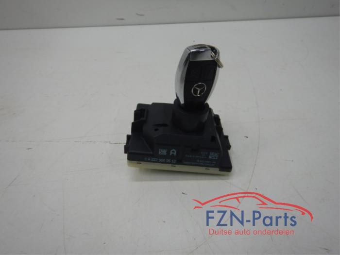 Mercedes-Benz C-Klasse W205 Contactslot met sleutel