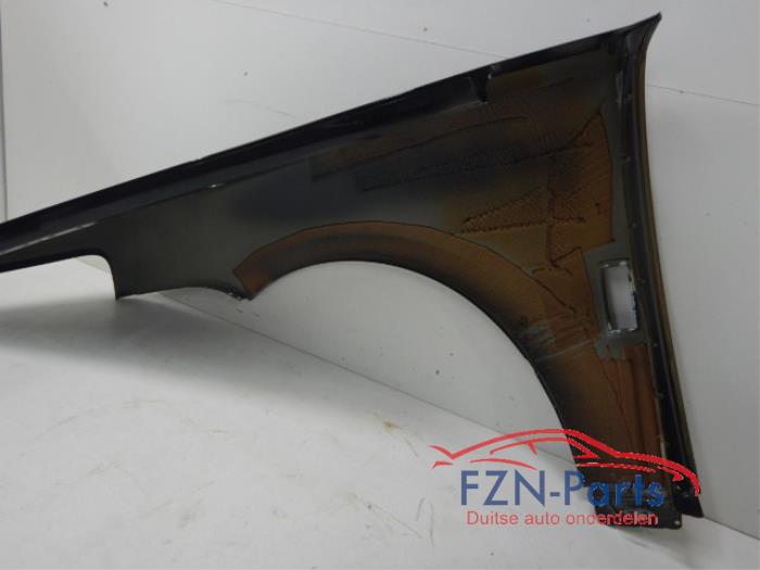 Scherm rechts-voor Rolls Royce Cullinan (22724093)