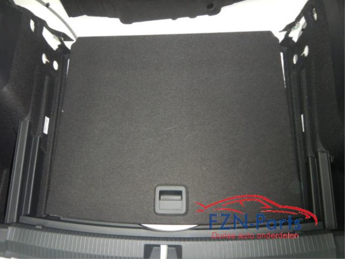 VW Tiguan 571 Achterklep Bekleding + instap + Laadvloer