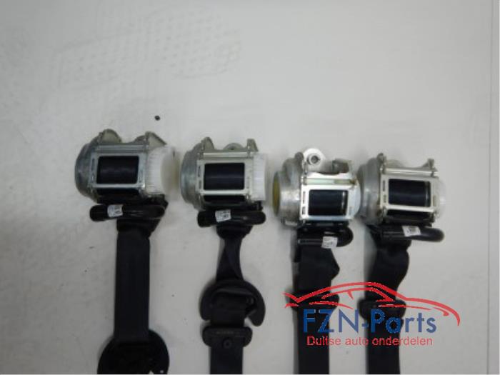 VW Golf 8 gordelset voor+achter L+R