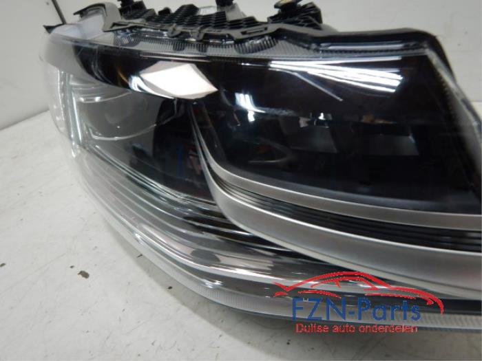 VW Caddy 2K8 Koplamp Rechts VOLLED