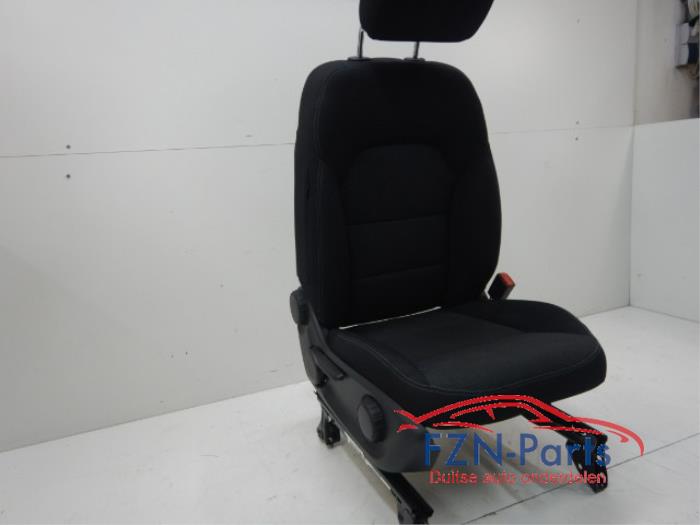 Stoel rechts Mercedes B-Klasse (22743215)
