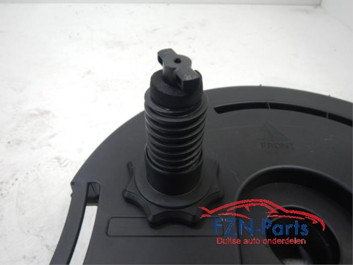 VW Golf 8 Harman Kardon Subwoofer