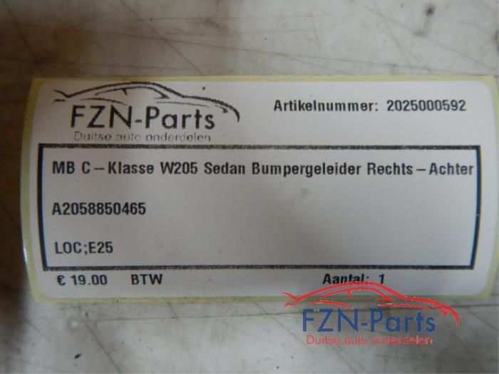 Mercedes-Benz C-klasse W205 Sedan bumpergeleider Rechts-achter
