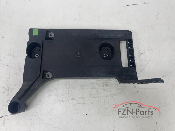 VW Golf 8 GTE Accubak