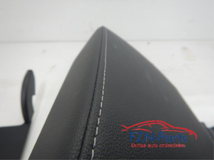 VW Golf 8 Armsteun Leer Wit Stiksel