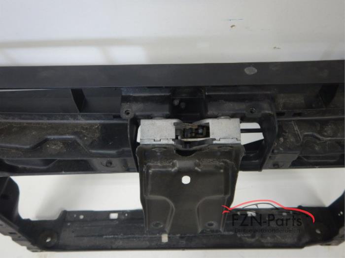 VW Passat B8 3G Front met sloten