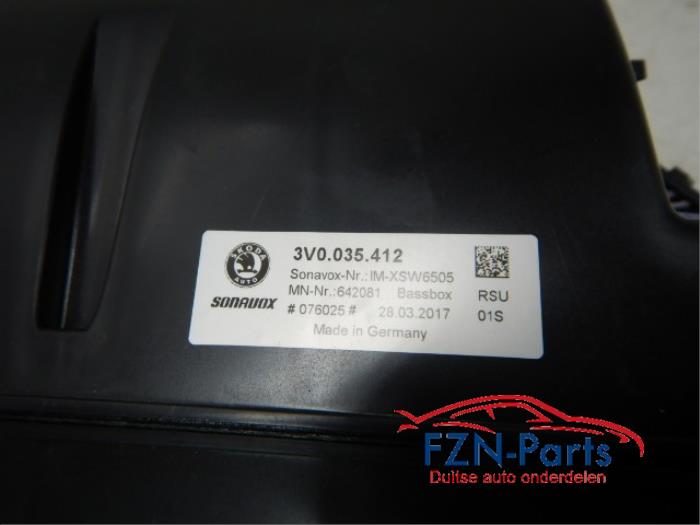 Subwoofer Skoda Superb (22739611)