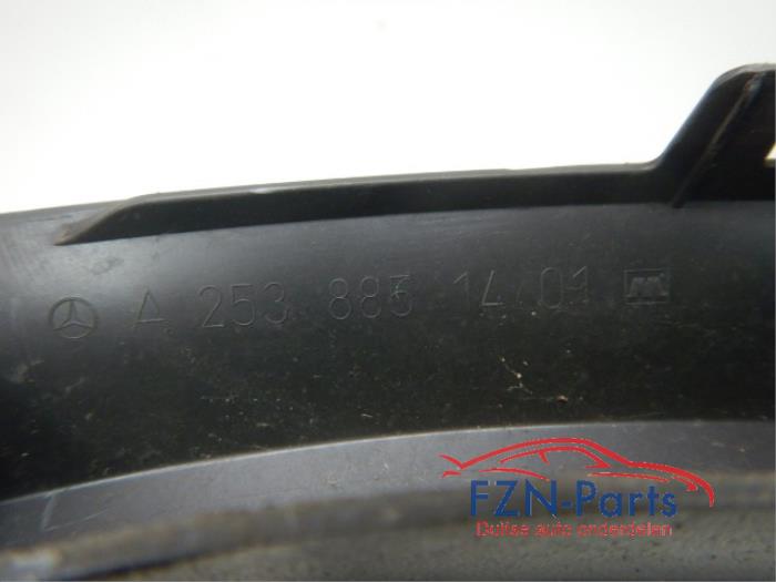 Wielrand achter Mercedes GLC-Klasse (22744961)