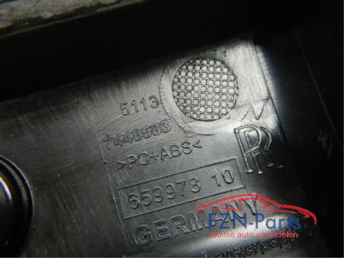 Zijskirt links Rolls Royce Cullinan (22727535)