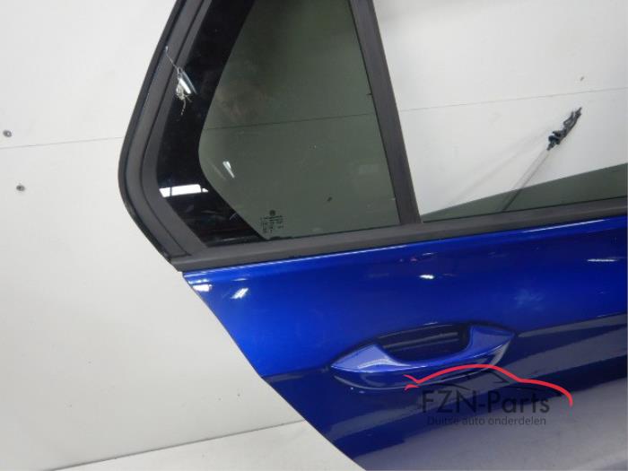 VW Golf 8 Portier Rechts -voor LD5K Blauw Kleur: LD5K Lapiz Blue Schade zie fotosPortier deur rechts achterzijde blauw 1.0 TSI 140003 01-02-2020 07-03-2024
2.0 TDI 4motion 146244 01-06-2021 07-03-2024
1.4 TSI eHybrid 146214 01-07-2020 07-03-2024
2.0 TDI 4motion 142910 01-09-2020 18-02-2024
1.0 eTSI 142889 01-06-2020 07-03-2024
2.0 TSI R 4motion 142541 01-09-2020 07-03-2024
1.4 GTE Plug-in Hybrid