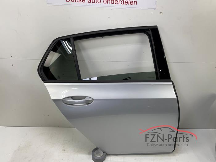 VW Golf 8 Portier Rechts-Achter