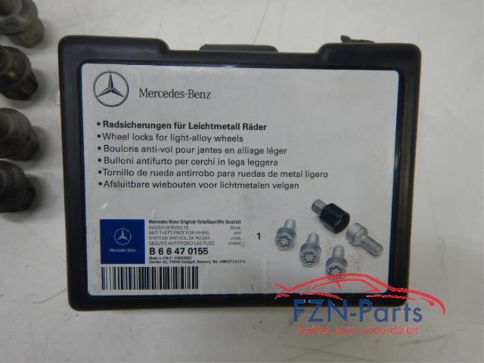 Mercedes-Benz C-Klasse W205 C63 Wielboutenset+ Sloten B