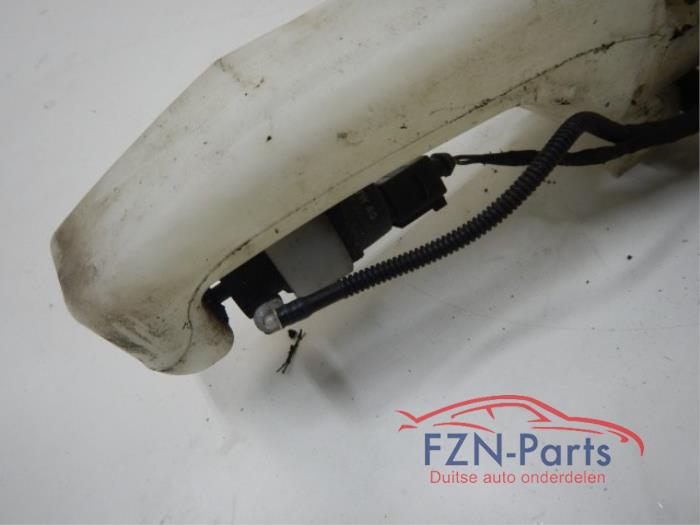 Ruitensproeiertank voor Audi A8 (22744270)