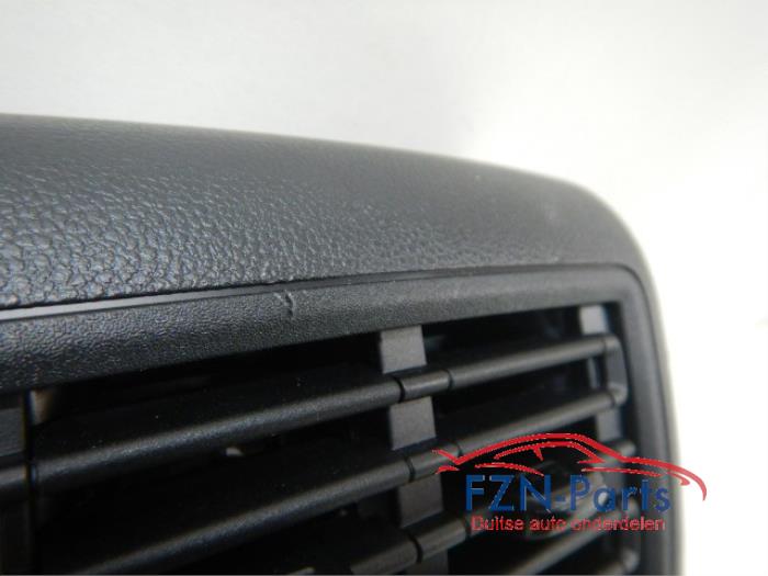 VW Golf 8 Middenconsole Armsteun Achterzijde USB C