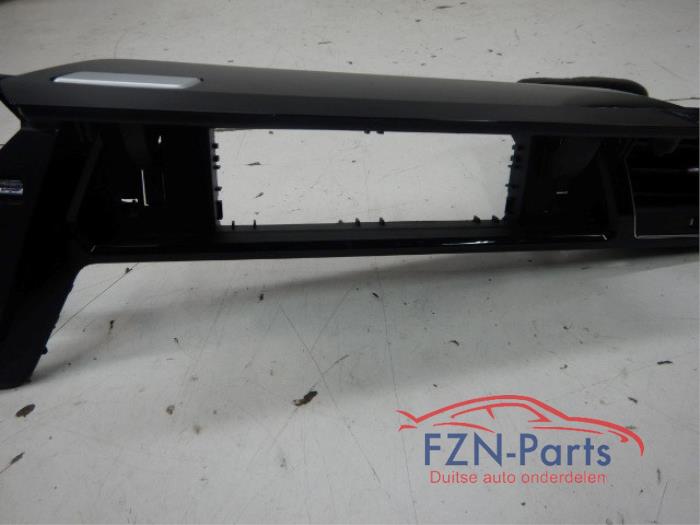 VW Touran 5TB Dashboard Inleg
