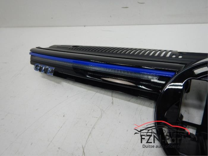 VW Golf 8 GTE Grille Hoogglans Zwart ACC