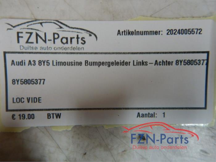 Audi A3 8Y5 Limousine Bumpergeleider Links-achter