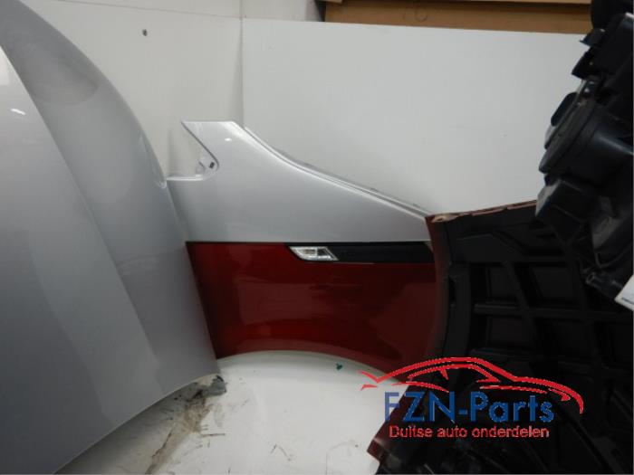 VW Transporter T6.1 Voorkop 2.0 TDI 4PDC LED 35/36 Two Tone Kleur: Fortanarot LB3Z/