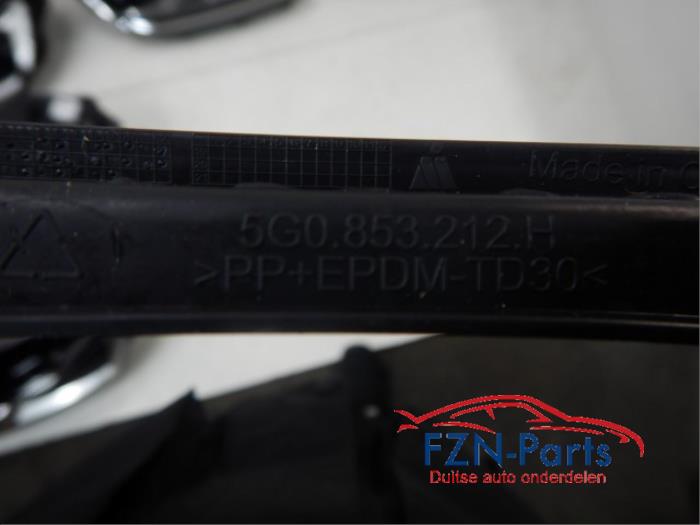 VW Golf 7 Facelift Mistlamp Inleg Rechts