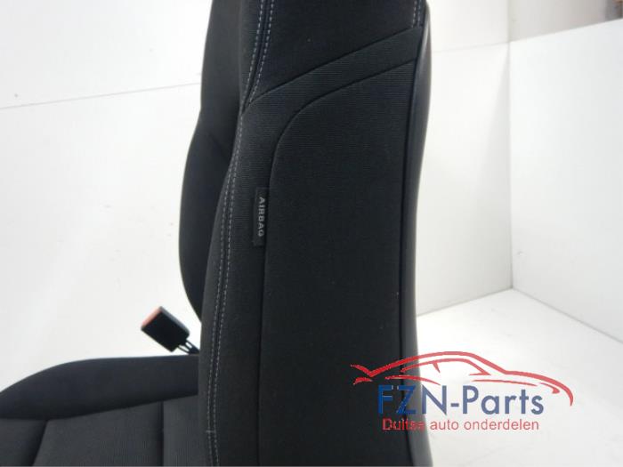 Stoel links Mercedes B-Klasse (22740141)