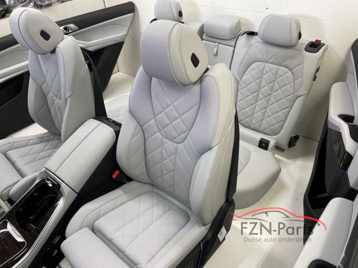 BMW X5 G05 M-Pakket Interieur compleet Silverstone