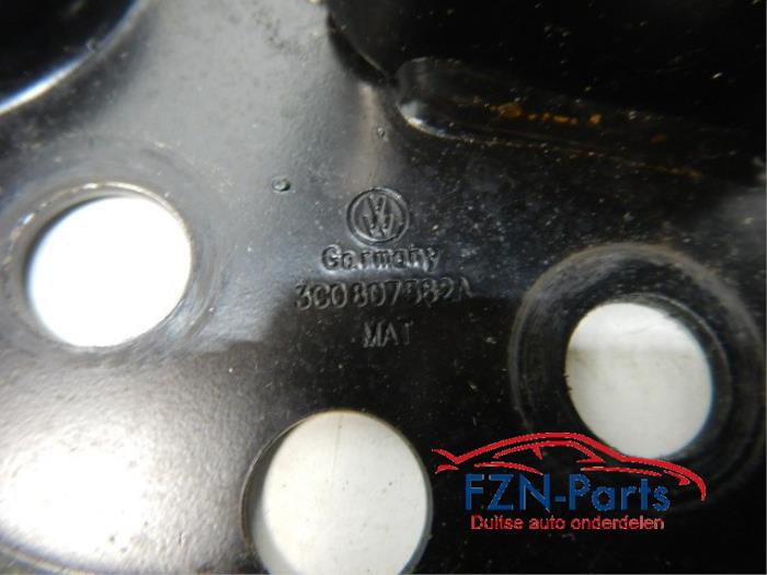 VW Passat CC Bumperbalk Voorzijde