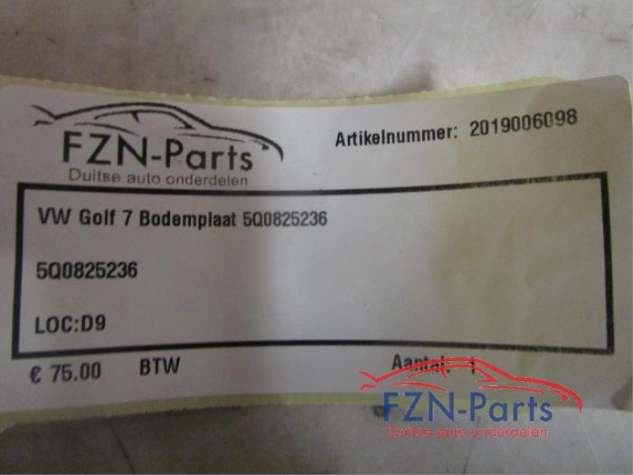 VW Golf 7 Bodemplaat