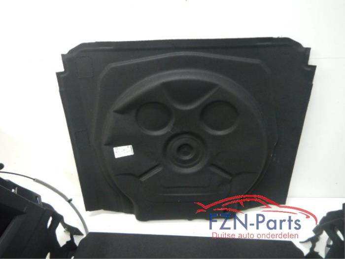 VW Tiguan 571 Achterklep Bekleding + instap + Laadvloer