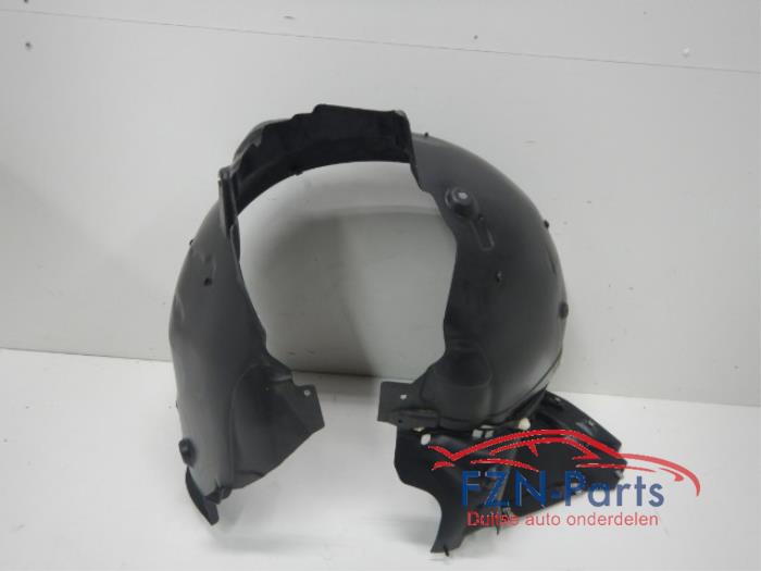 Audi A4 8W Modderkuip Links-voor