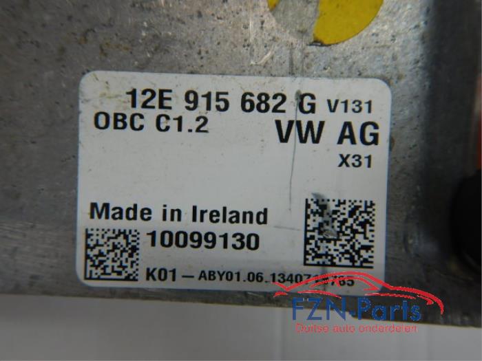 VW Golf 7 GTE Acculader